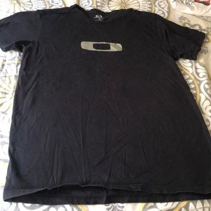 Authentic Oakley tee